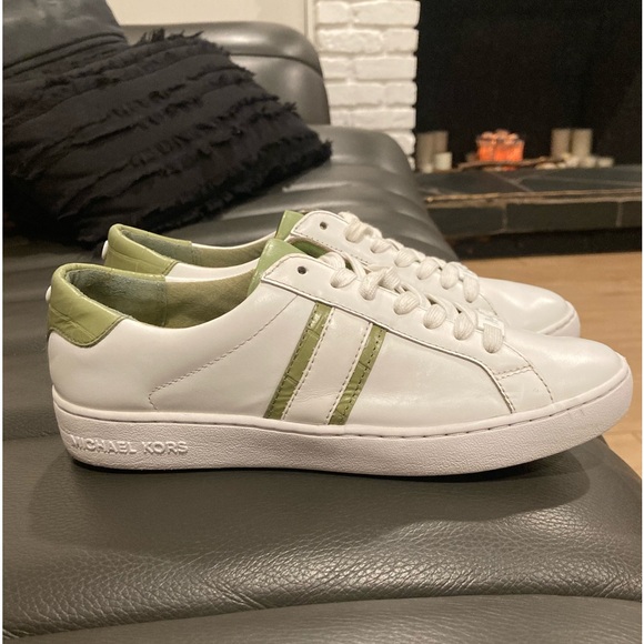 Michael Kors Irving Stripe Lace UP Sneaker Size 6.5 - Picture 3 of 16